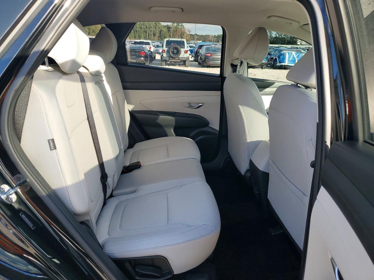 2025 HYUNDAI TUCSON SE photo 31