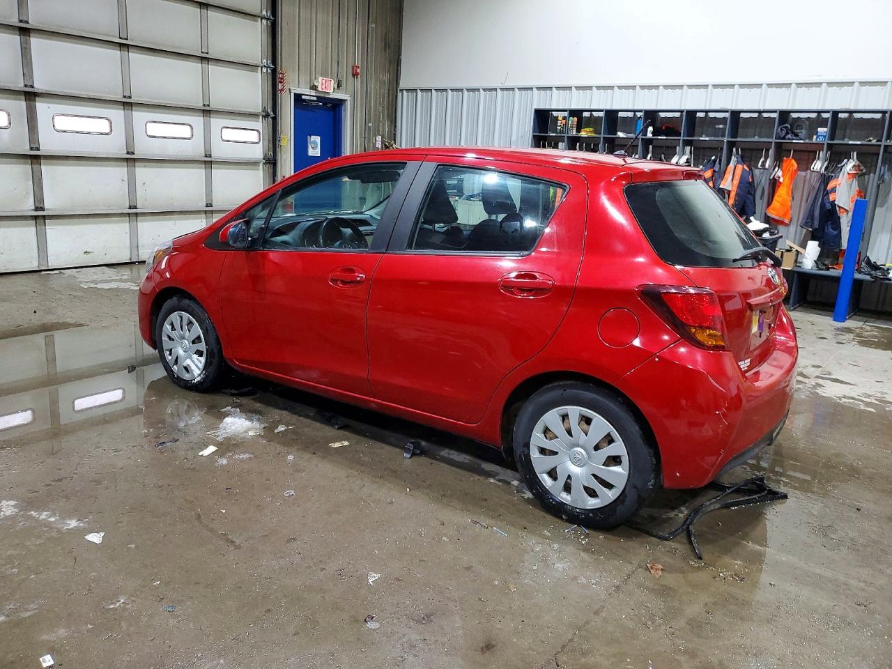 2017 TOYOTA YARIS 5-DOOR L photo 3