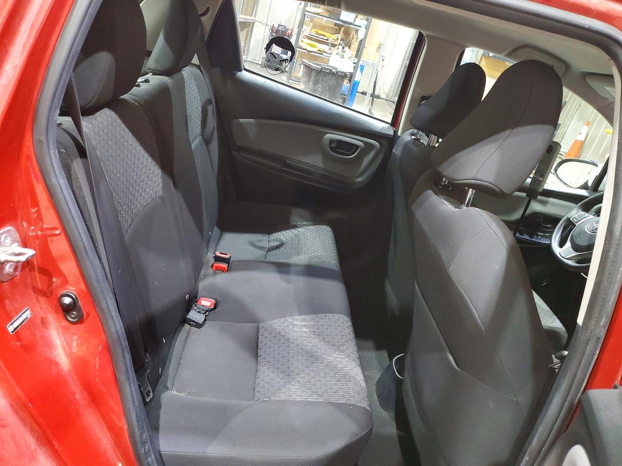 2017 TOYOTA YARIS 5-DOOR L photo 19