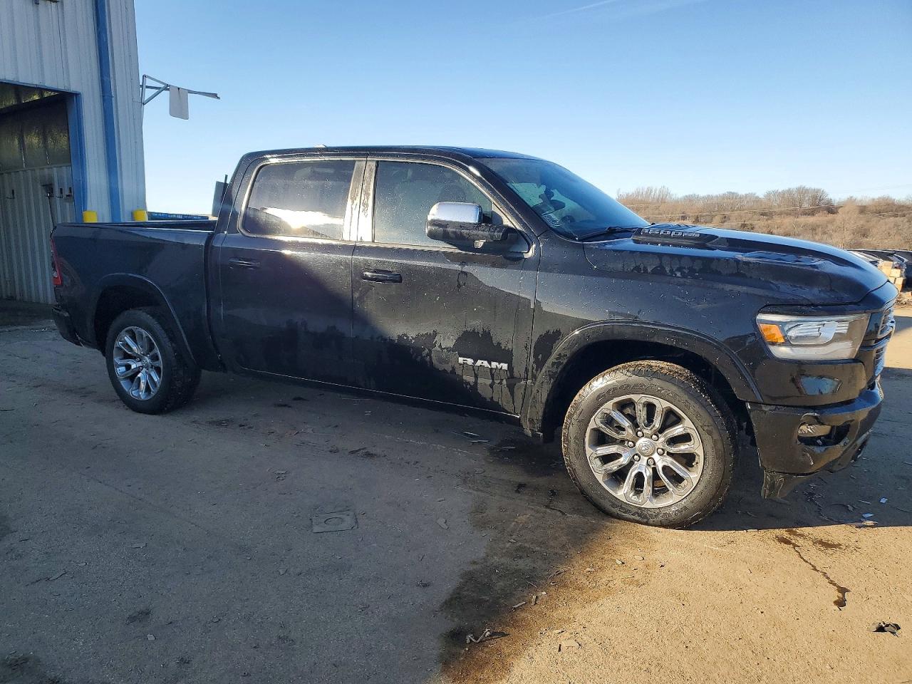 2019 RAM 1500 LARAMIE photo 4