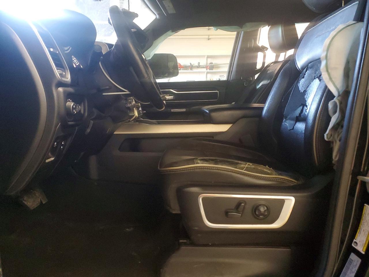 2019 RAM 1500 LARAMIE photo 7