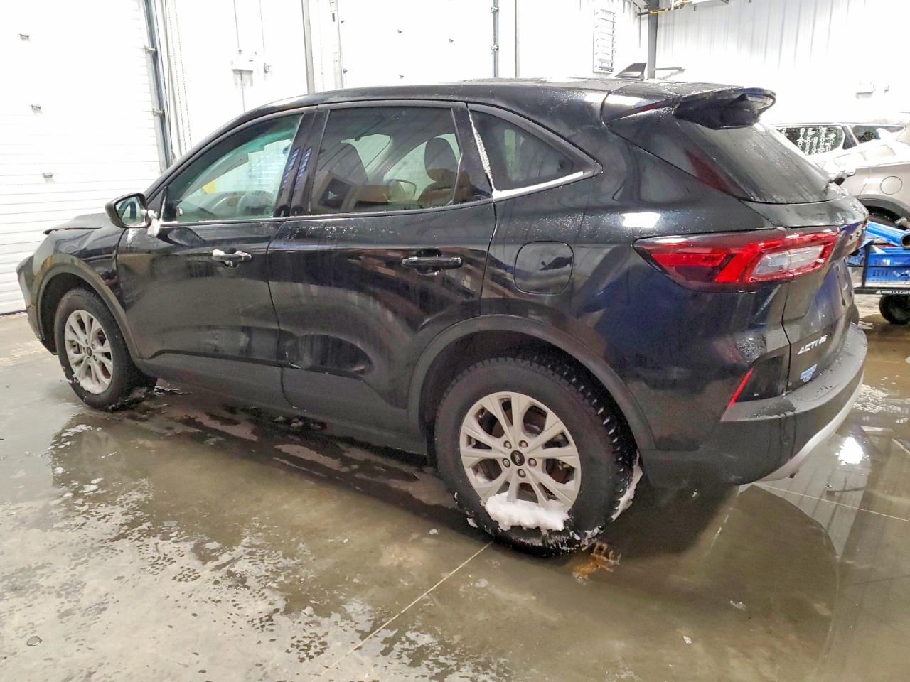 2025 FORD ESCAPE ACTIVE photo 3