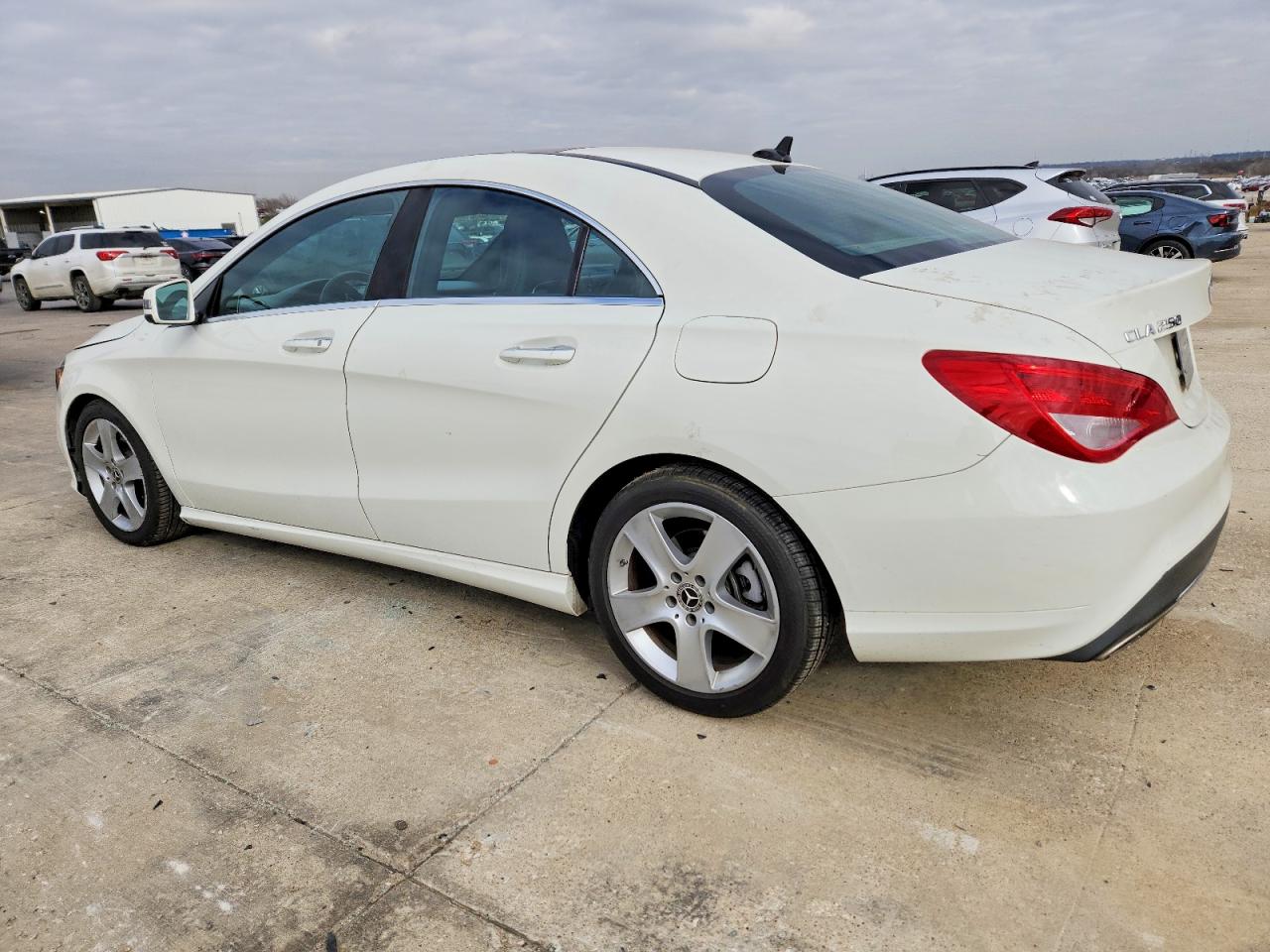 2018 MERCEDES-BENZ CLA 250 photo 2