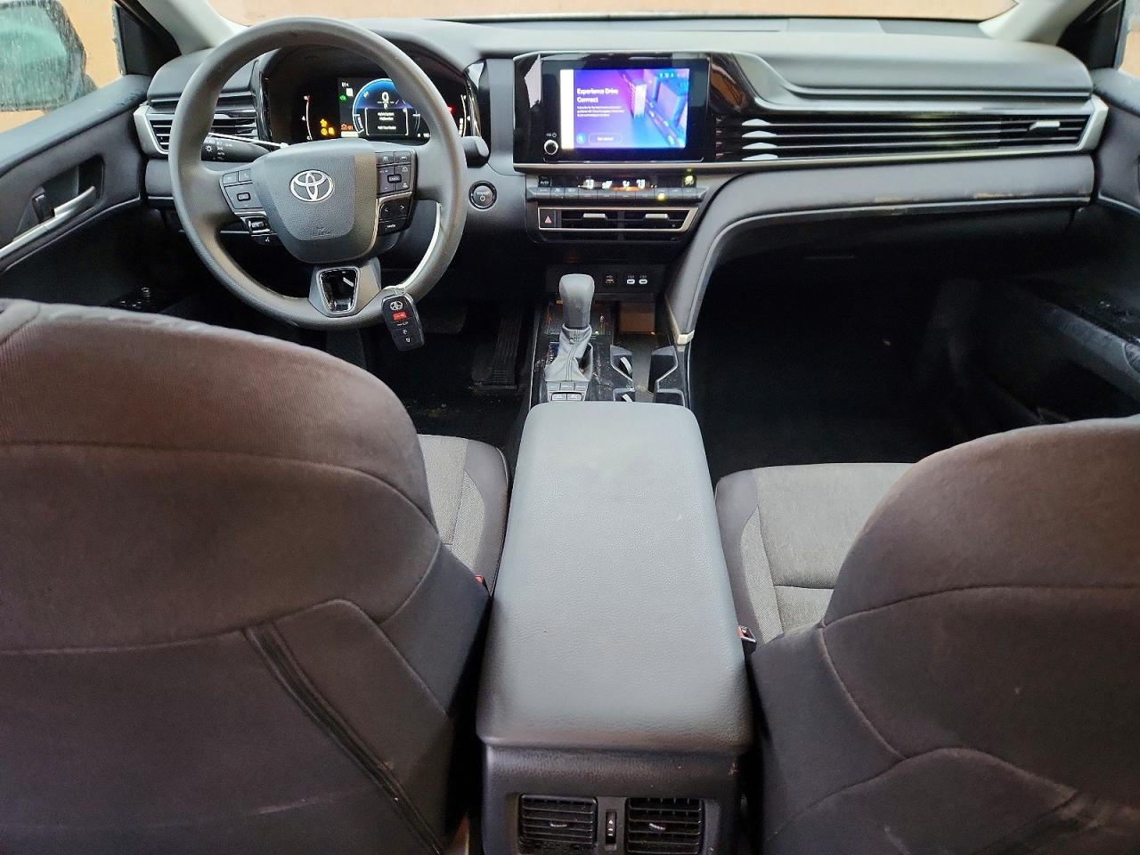 2025 TOYOTA CAMRY LE photo 8