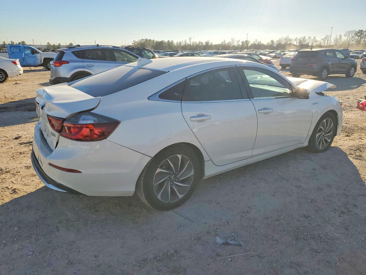 2019 HONDA INSIGHT TOURING photo 3