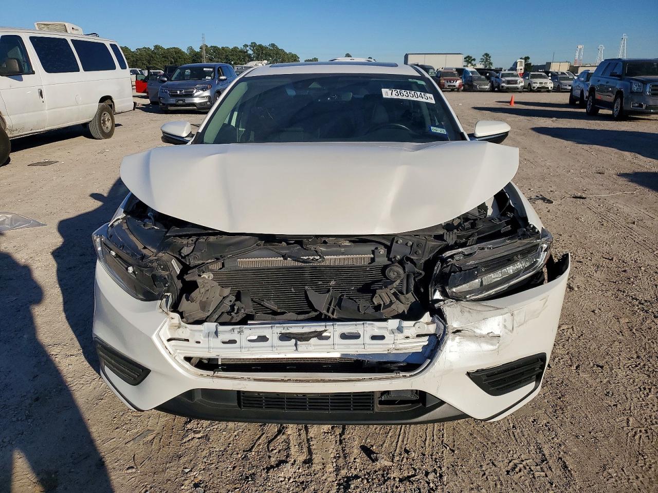 2019 HONDA INSIGHT TOURING photo 5