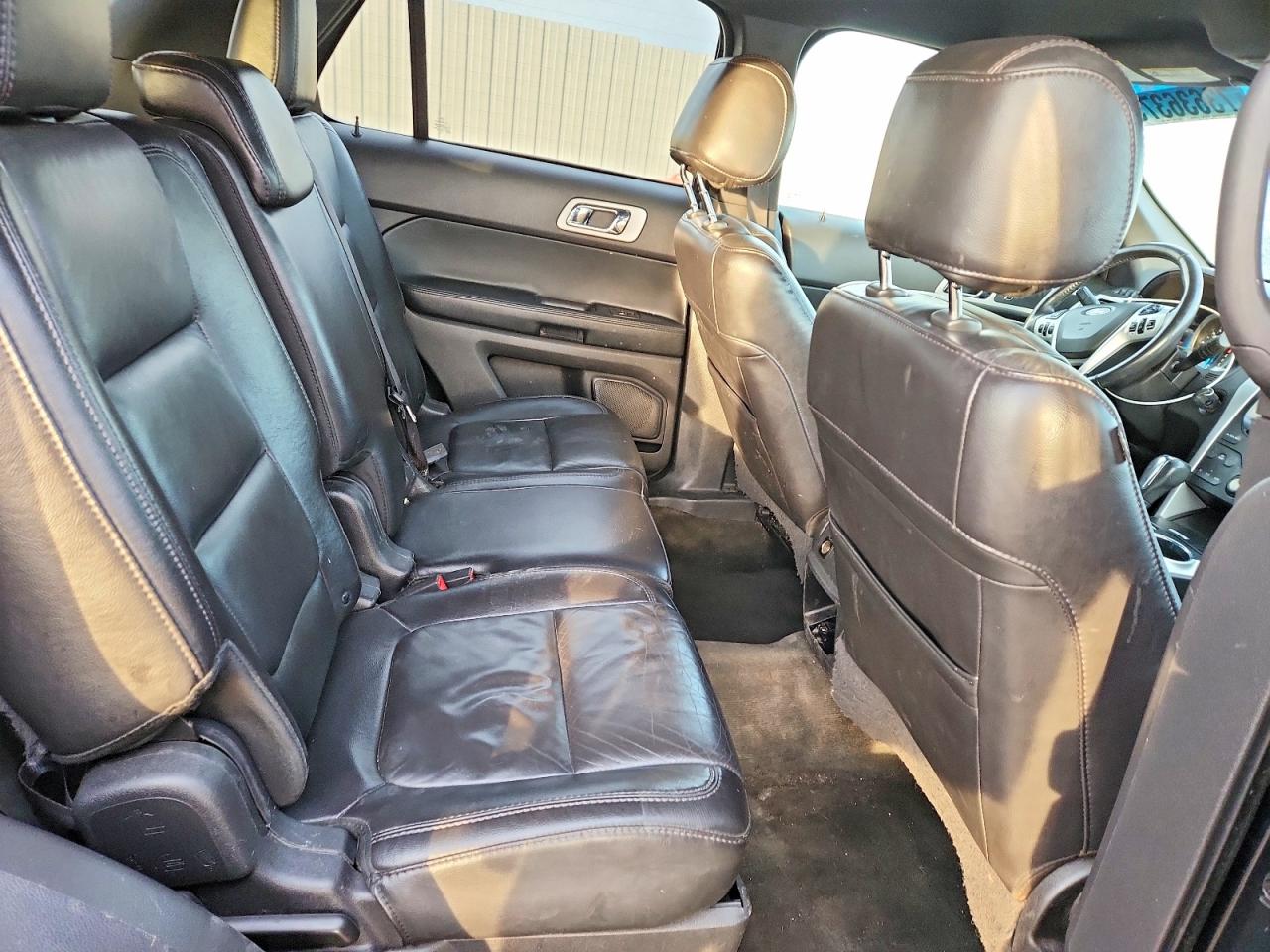 2015 FORD EXPLORER XLT photo 31