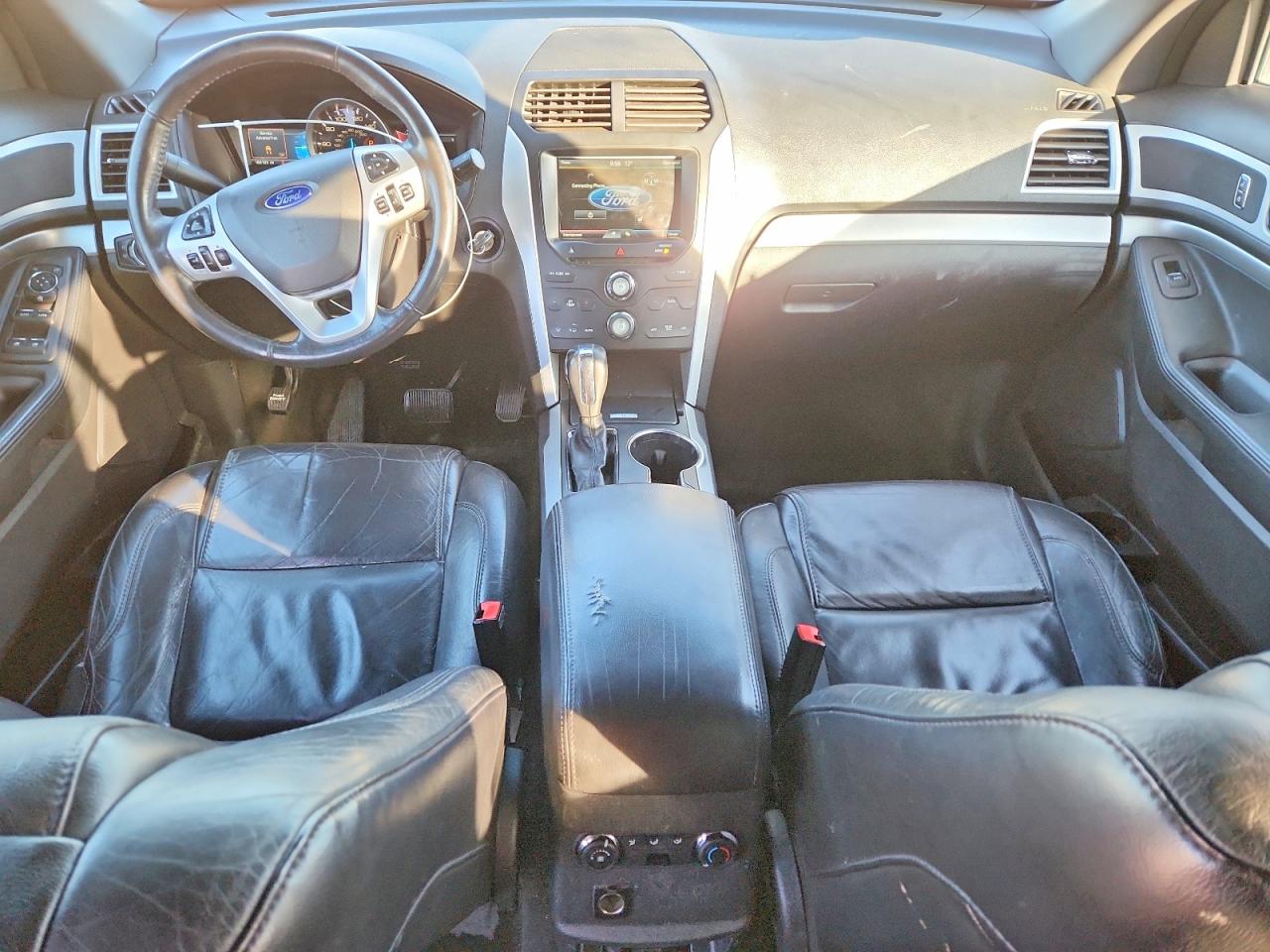 2015 FORD EXPLORER XLT photo 22