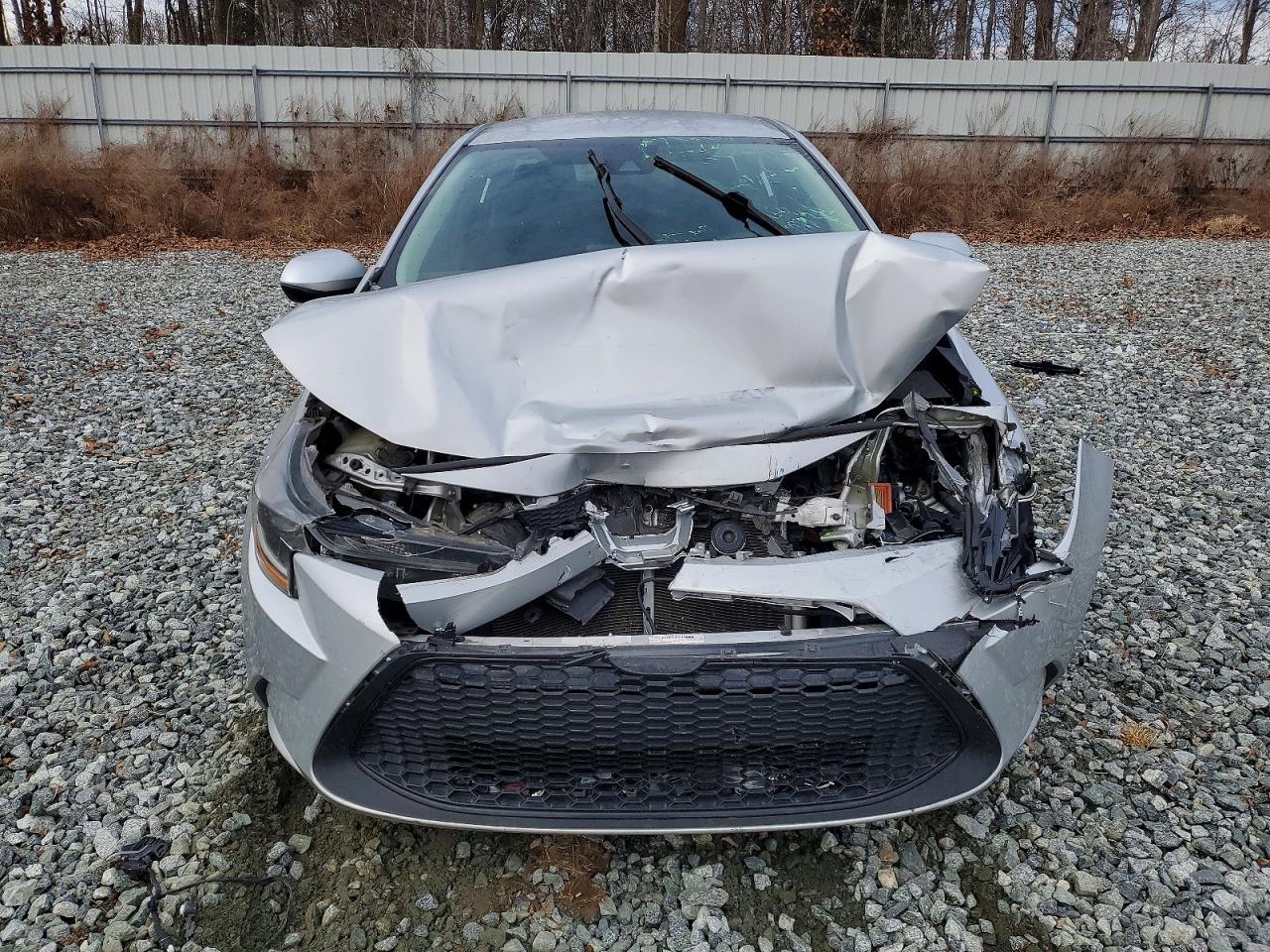 2022 TOYOTA COROLLA LE photo 9