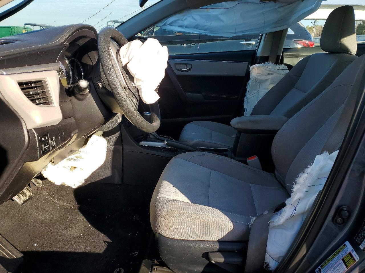 2015 TOYOTA COROLLA L photo 7