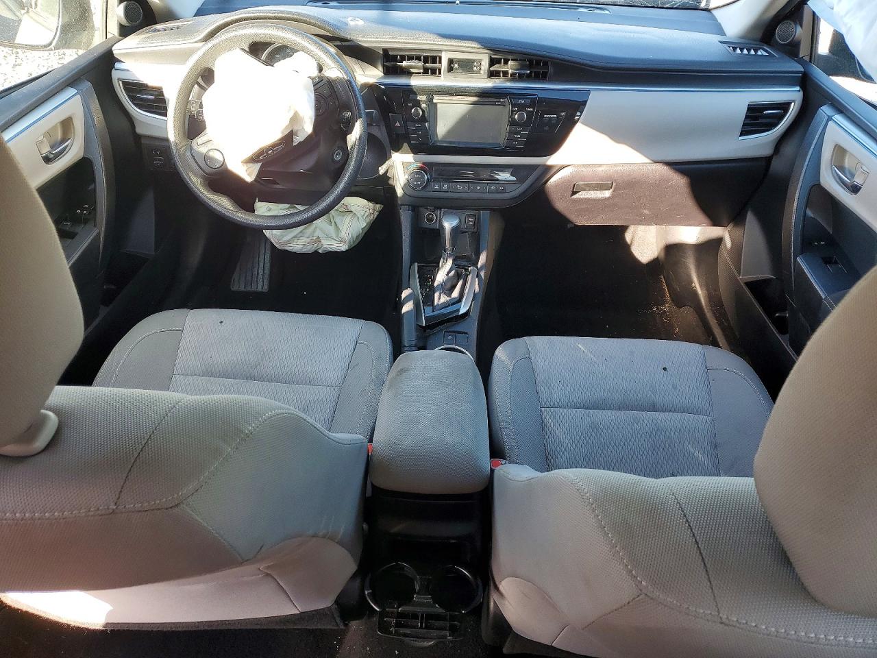 2015 TOYOTA COROLLA L photo 8