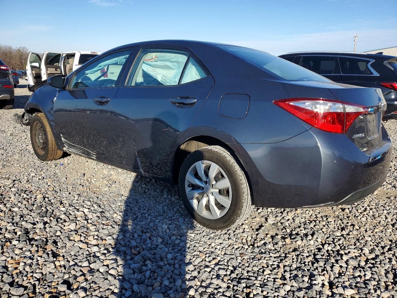 2015 TOYOTA COROLLA L photo 2