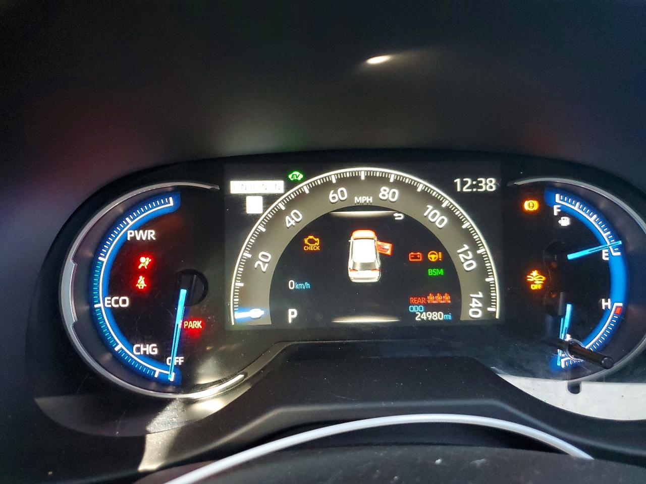 2025 TOYOTA RAV4 XLE photo 25