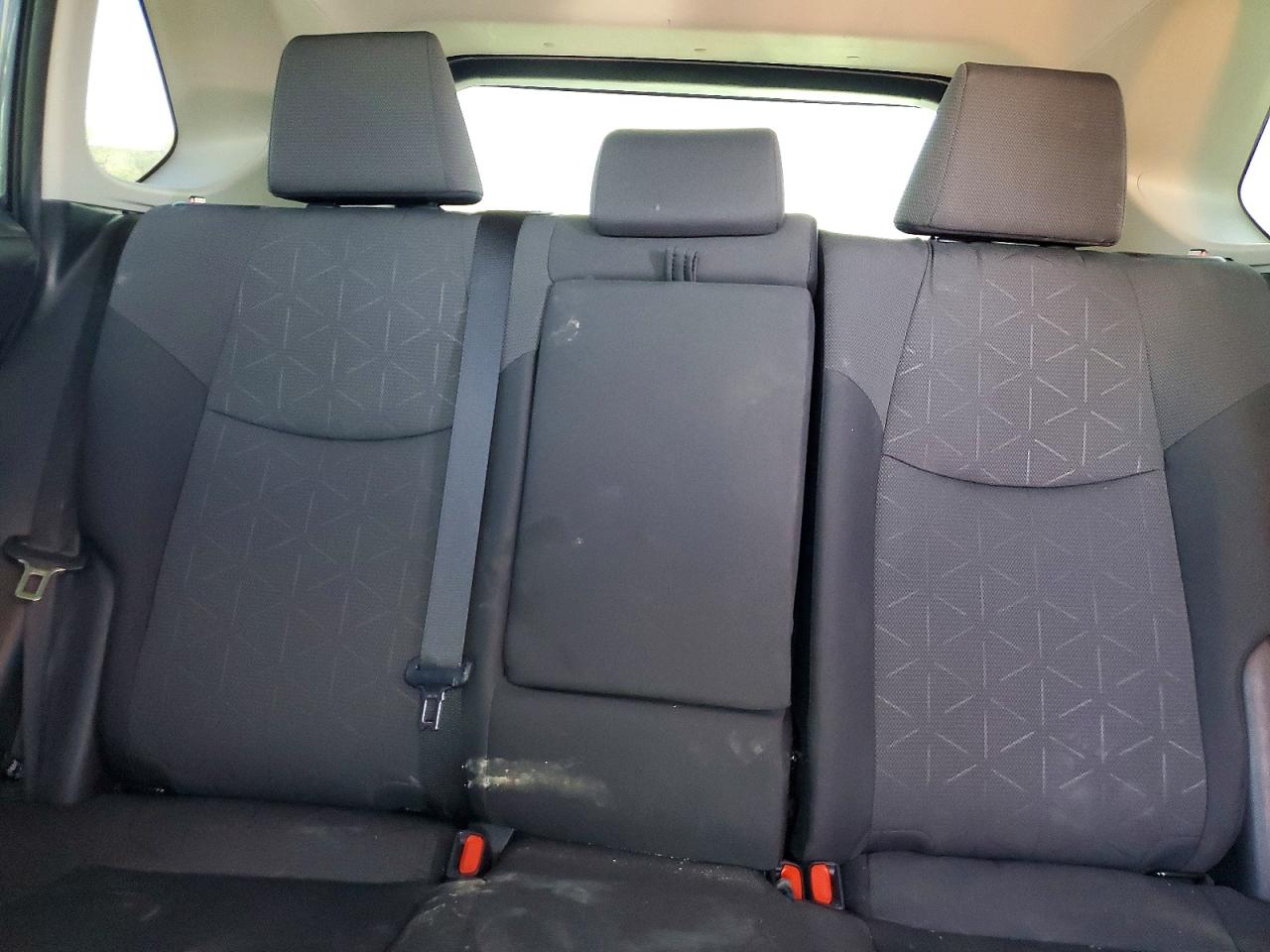 2025 TOYOTA RAV4 XLE photo 28