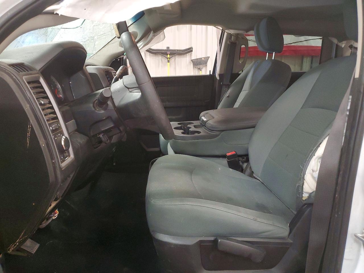 2018 RAM 2500 ST photo 19