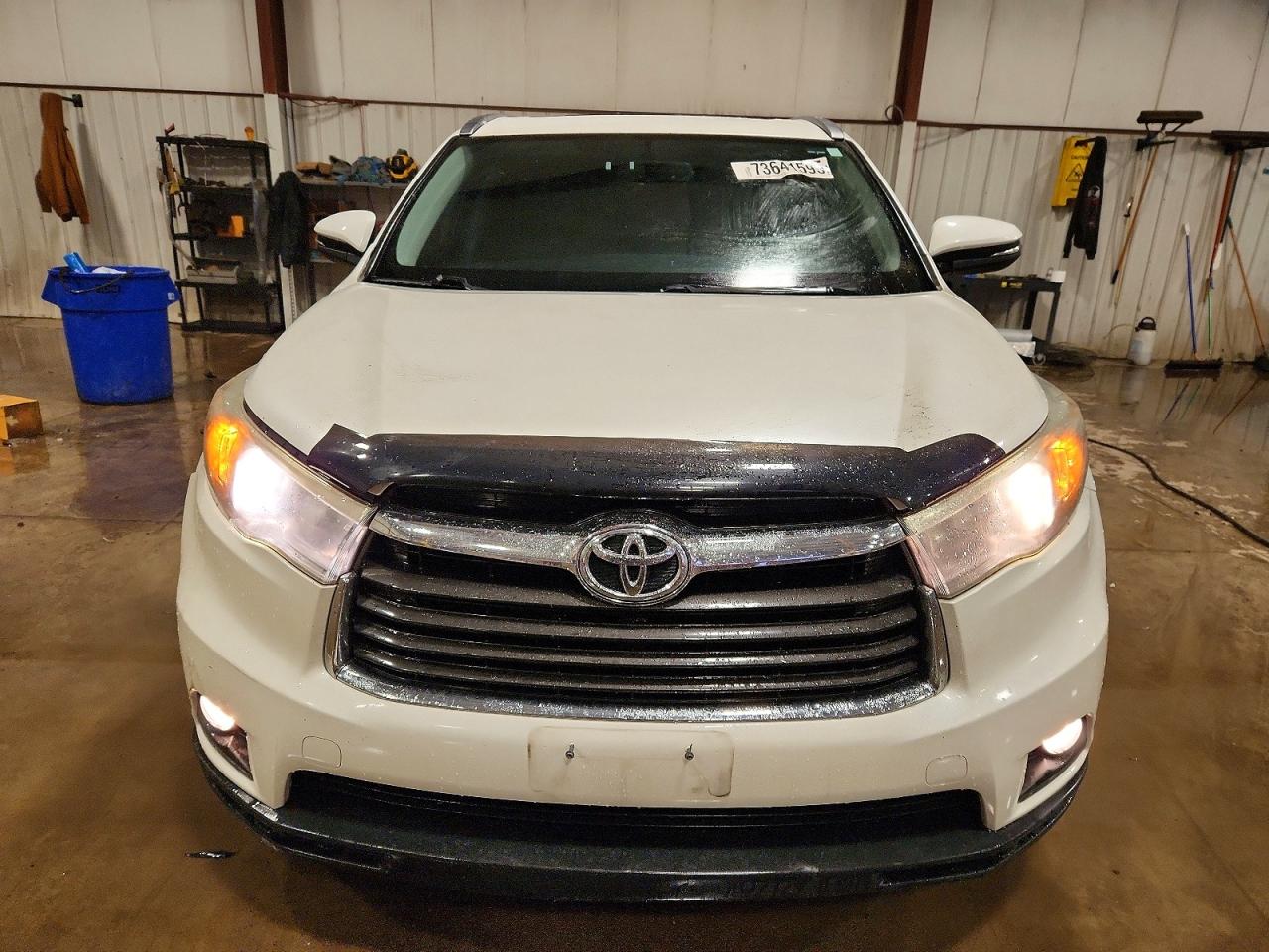 2016 TOYOTA HIGHLANDER XLE photo 13