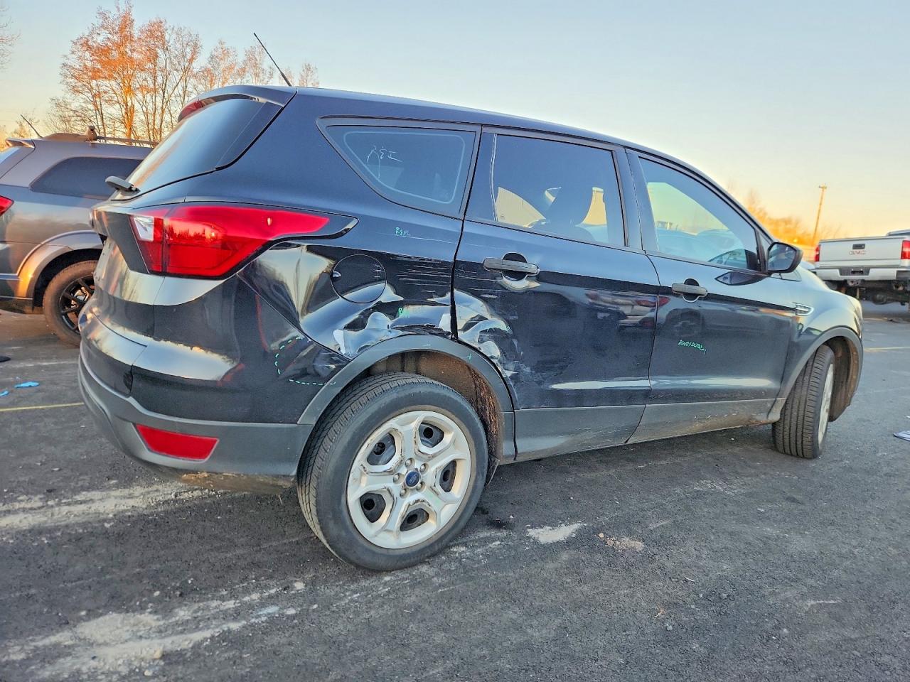 2019 FORD ESCAPE S photo 5