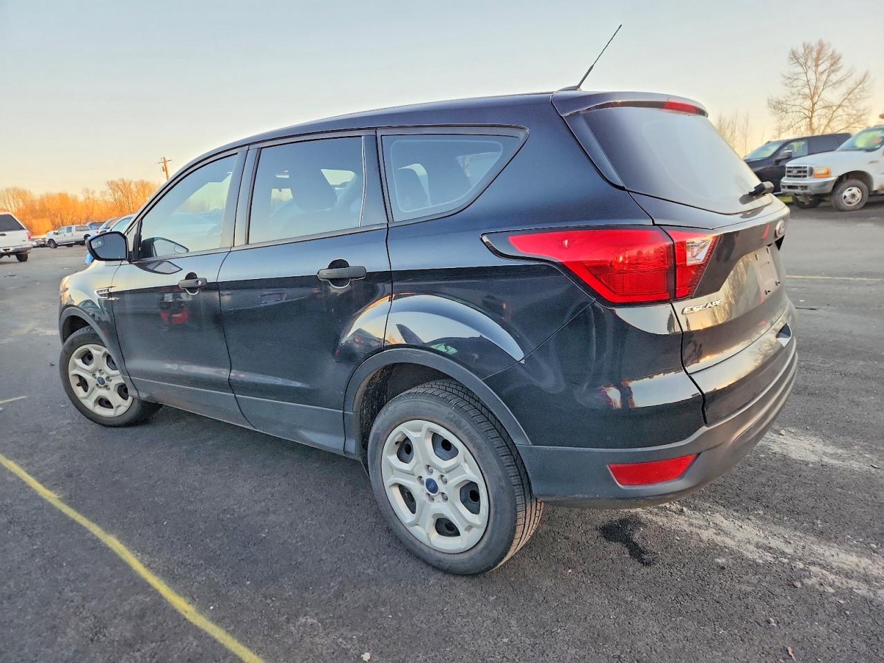 2019 FORD ESCAPE S photo 3