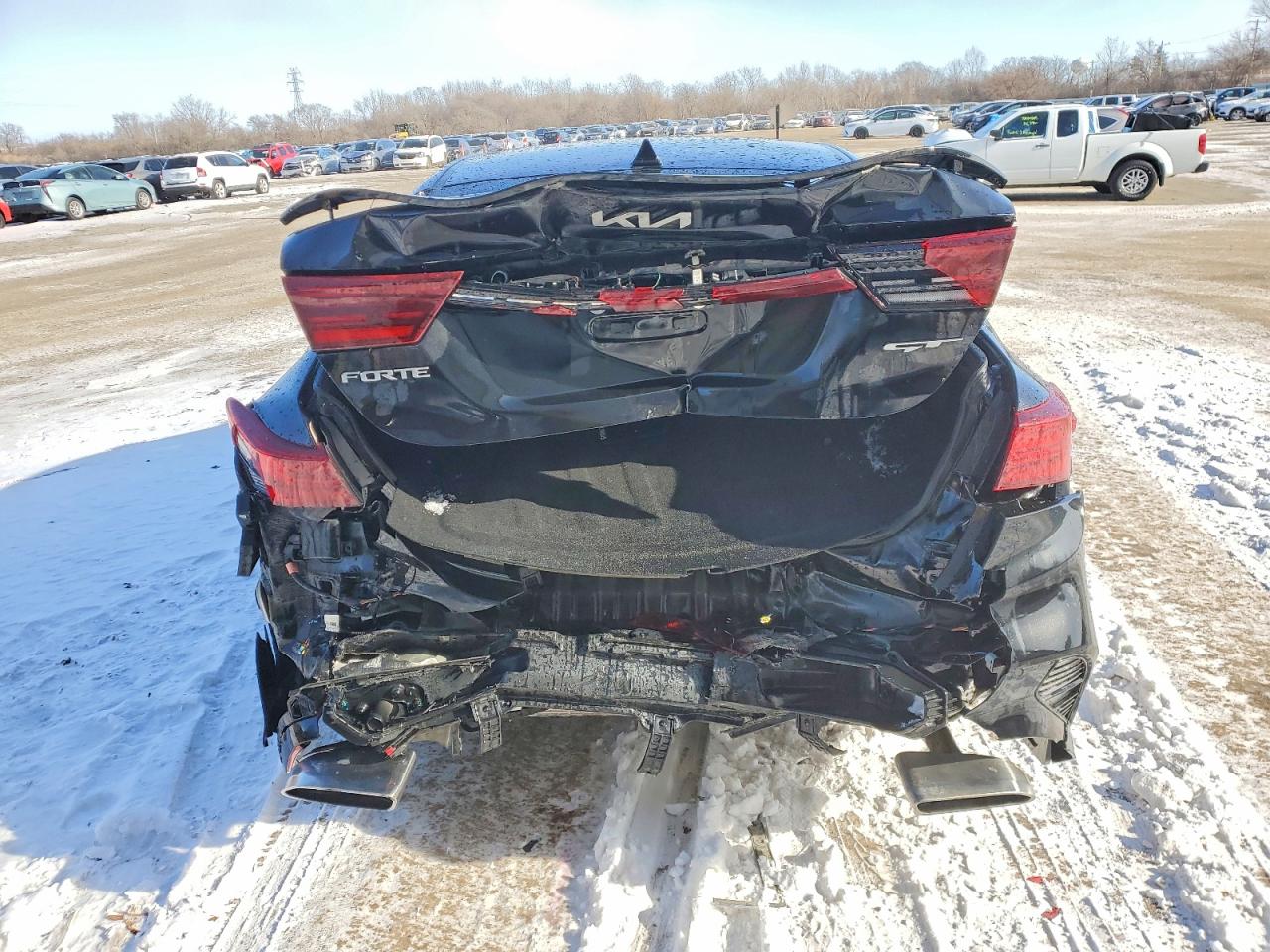 2023 KIA FORTE GT photo 6