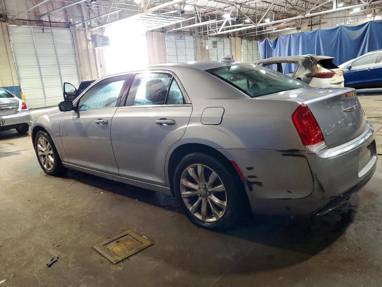 2015 CHRYSLER 300 LIMITED photo 3