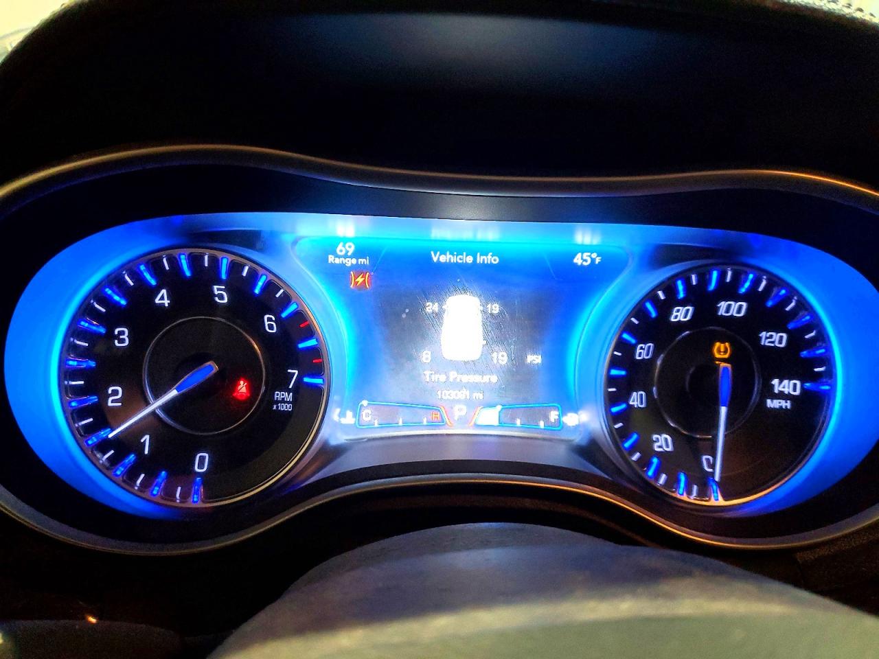 2015 CHRYSLER 300 LIMITED photo 17