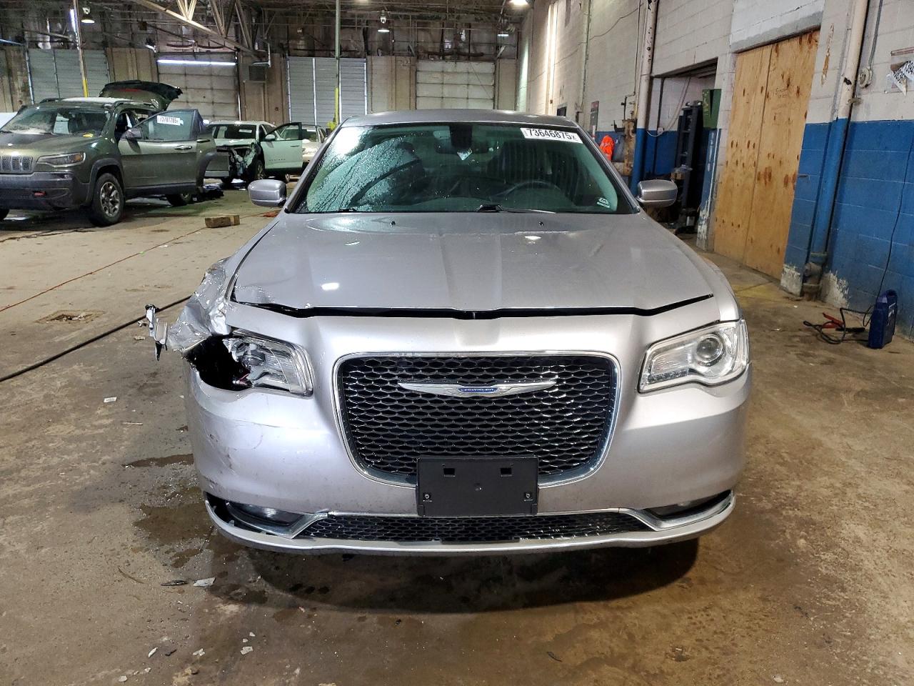 2015 CHRYSLER 300 LIMITED photo 9