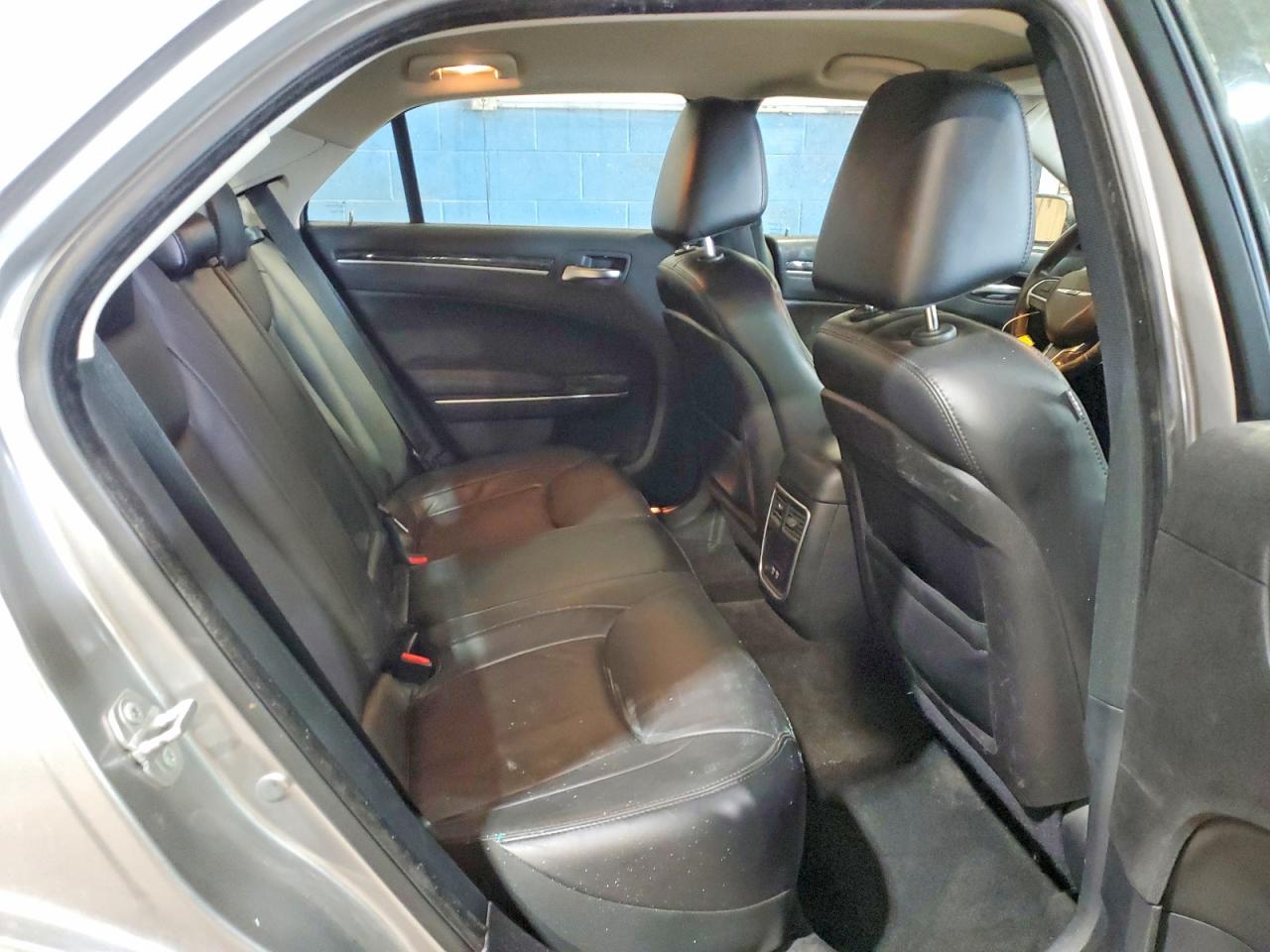 2015 CHRYSLER 300 LIMITED photo 19