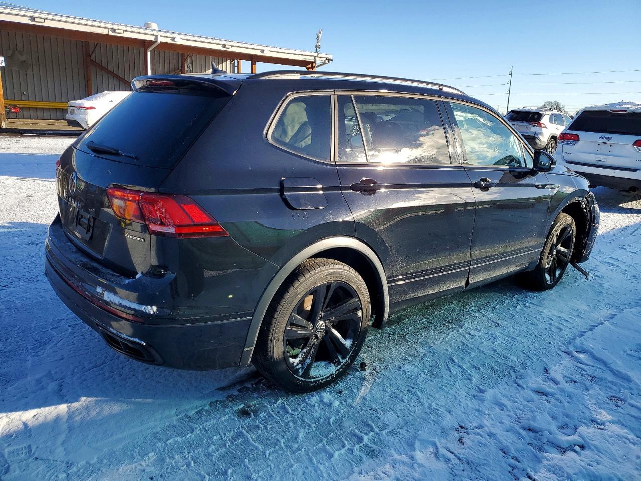2024 VOLKSWAGEN TIGUAN SE R-LINE BLACK photo 3