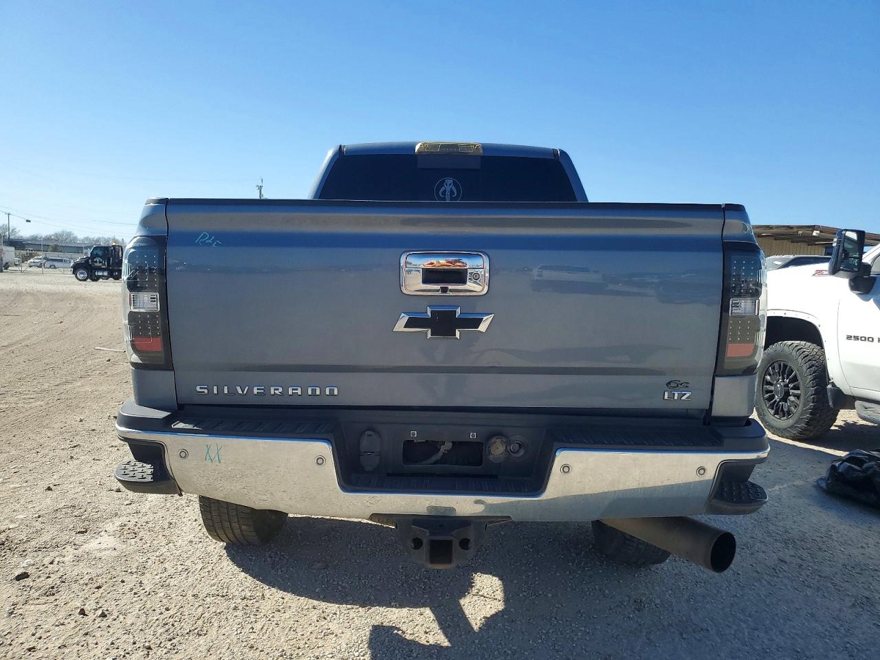 2015 CHEVROLET SILVERADO K2500 HEAVY DUTY LTZ photo 6