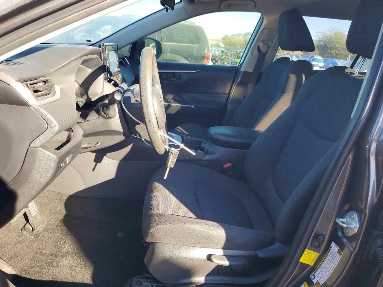 2019 TOYOTA RAV4 LE photo 13