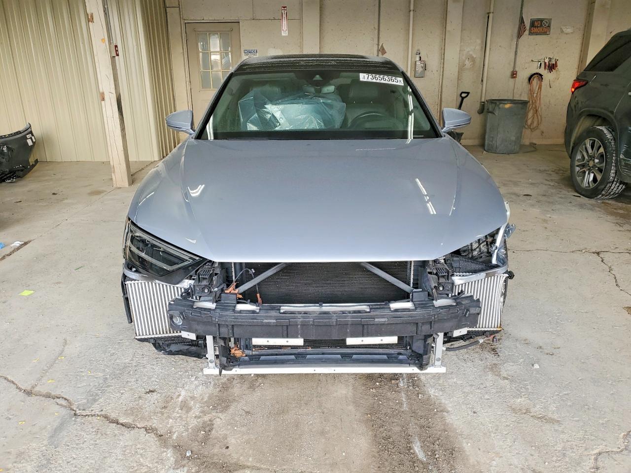 2019 AUDI A8 L photo 9