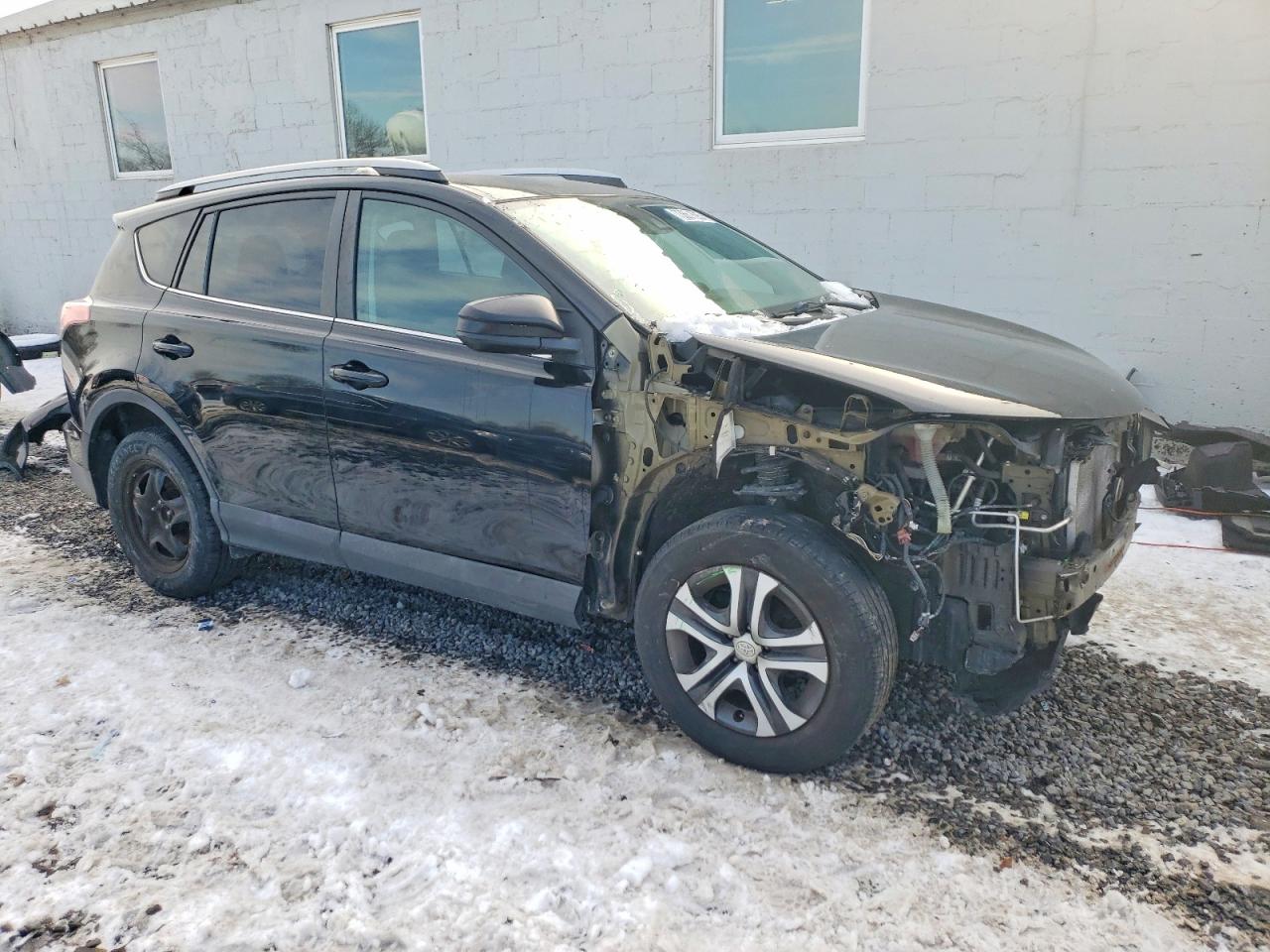 2017 TOYOTA RAV4 LE photo 4