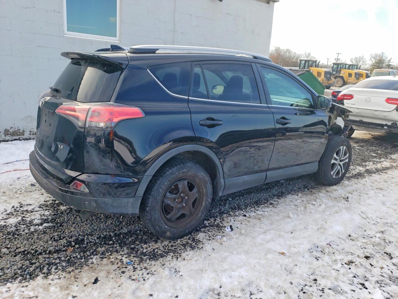 2017 TOYOTA RAV4 LE photo 3