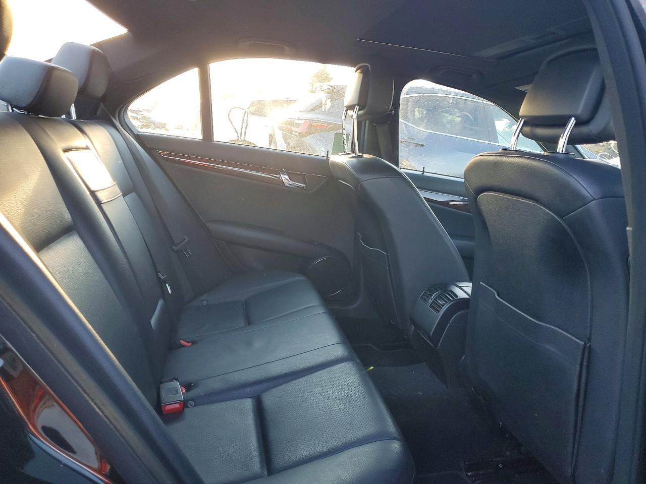 2010 MERCEDES-BENZ C 300 photo 28