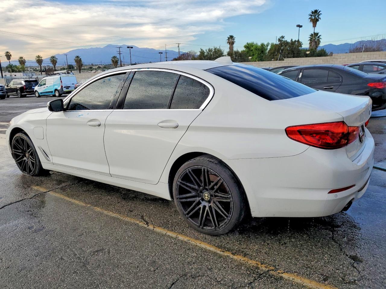 2020 BMW 530E photo 3