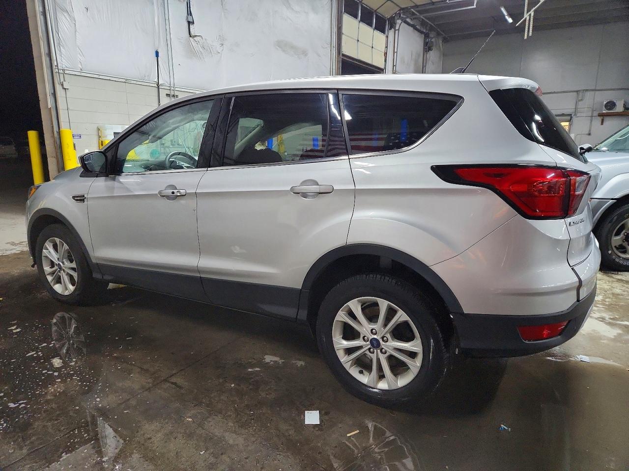 2019 FORD ESCAPE SE photo 4
