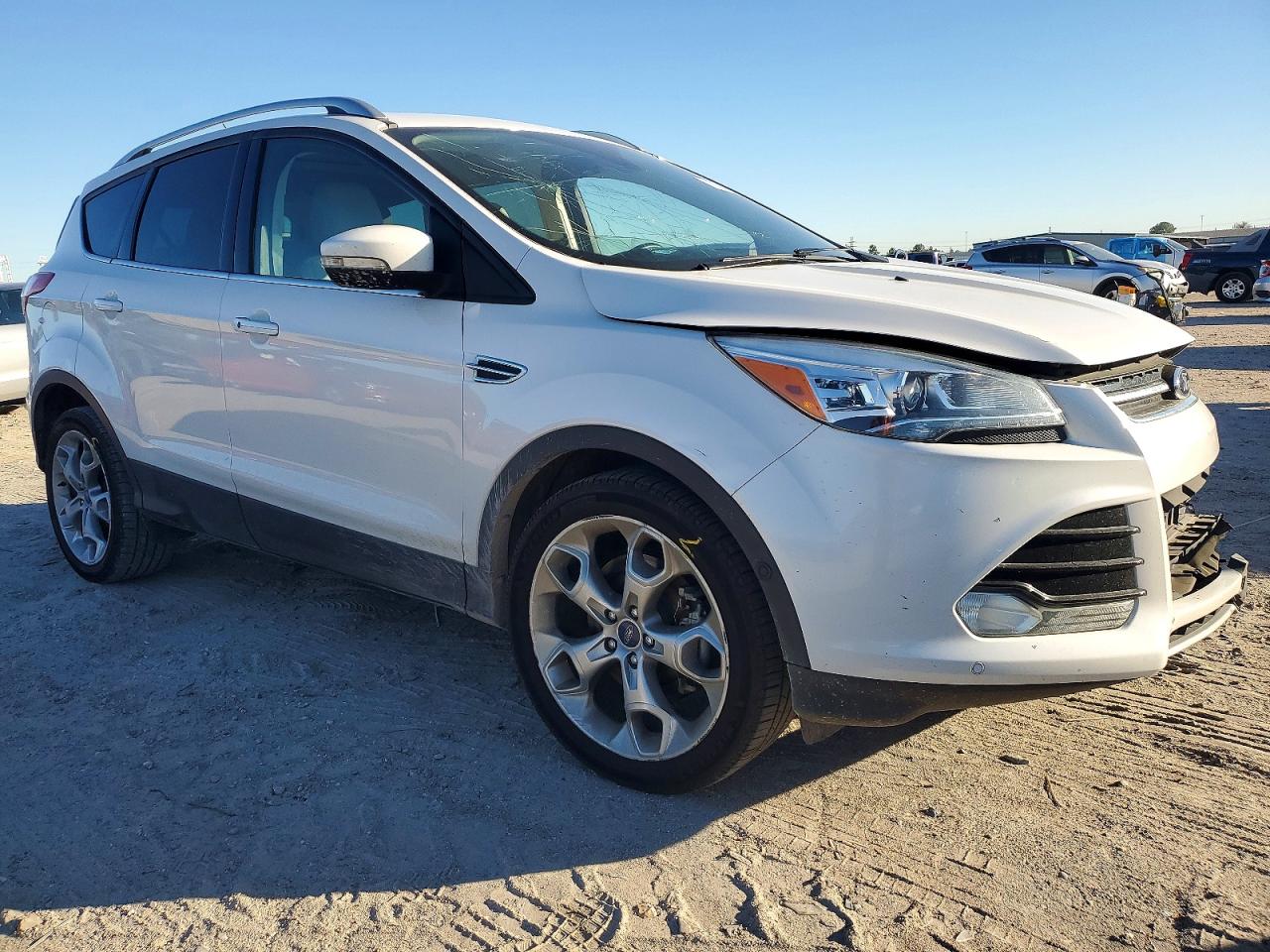 2016 FORD ESCAPE TITANIUM photo 4