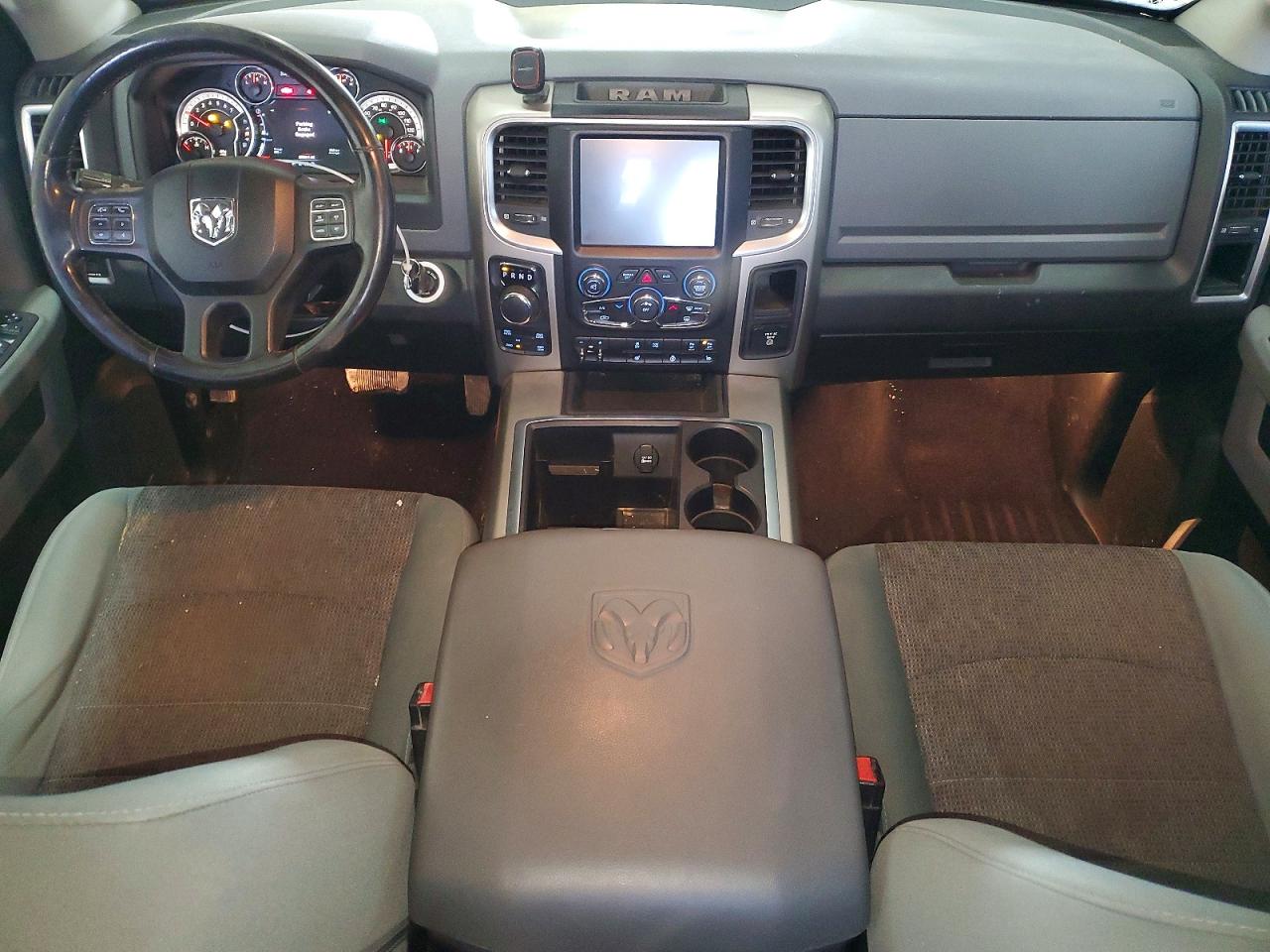 2014 RAM 1500 SLT photo 22
