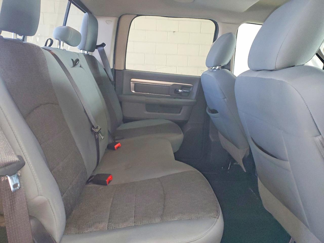 2014 RAM 1500 SLT photo 28