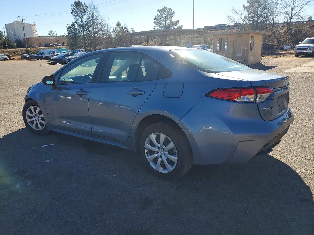 2020 TOYOTA COROLLA LE photo 3