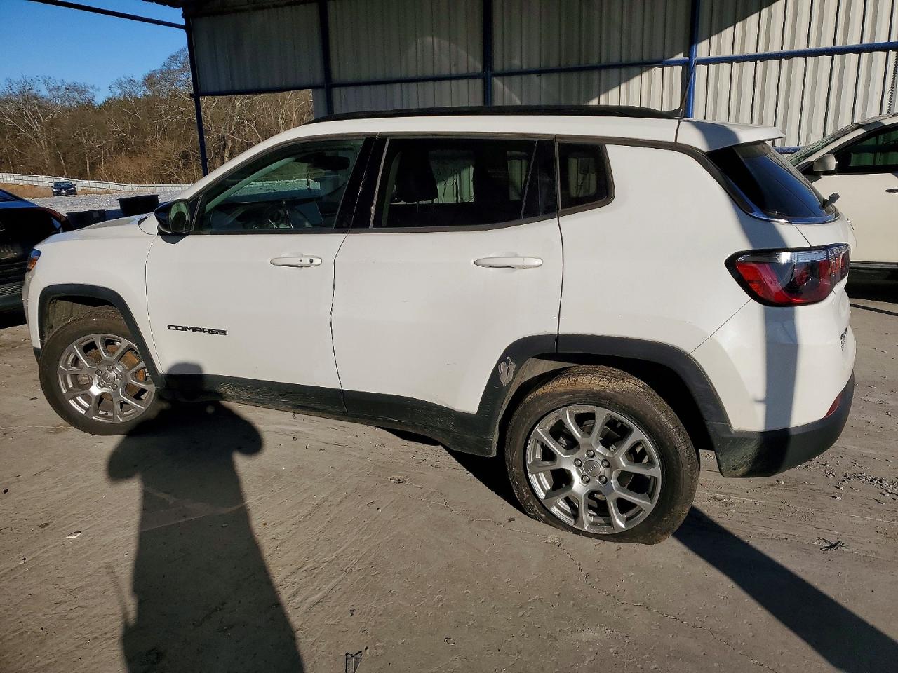 2022 JEEP COMPASS LATITUDE LUX photo 3