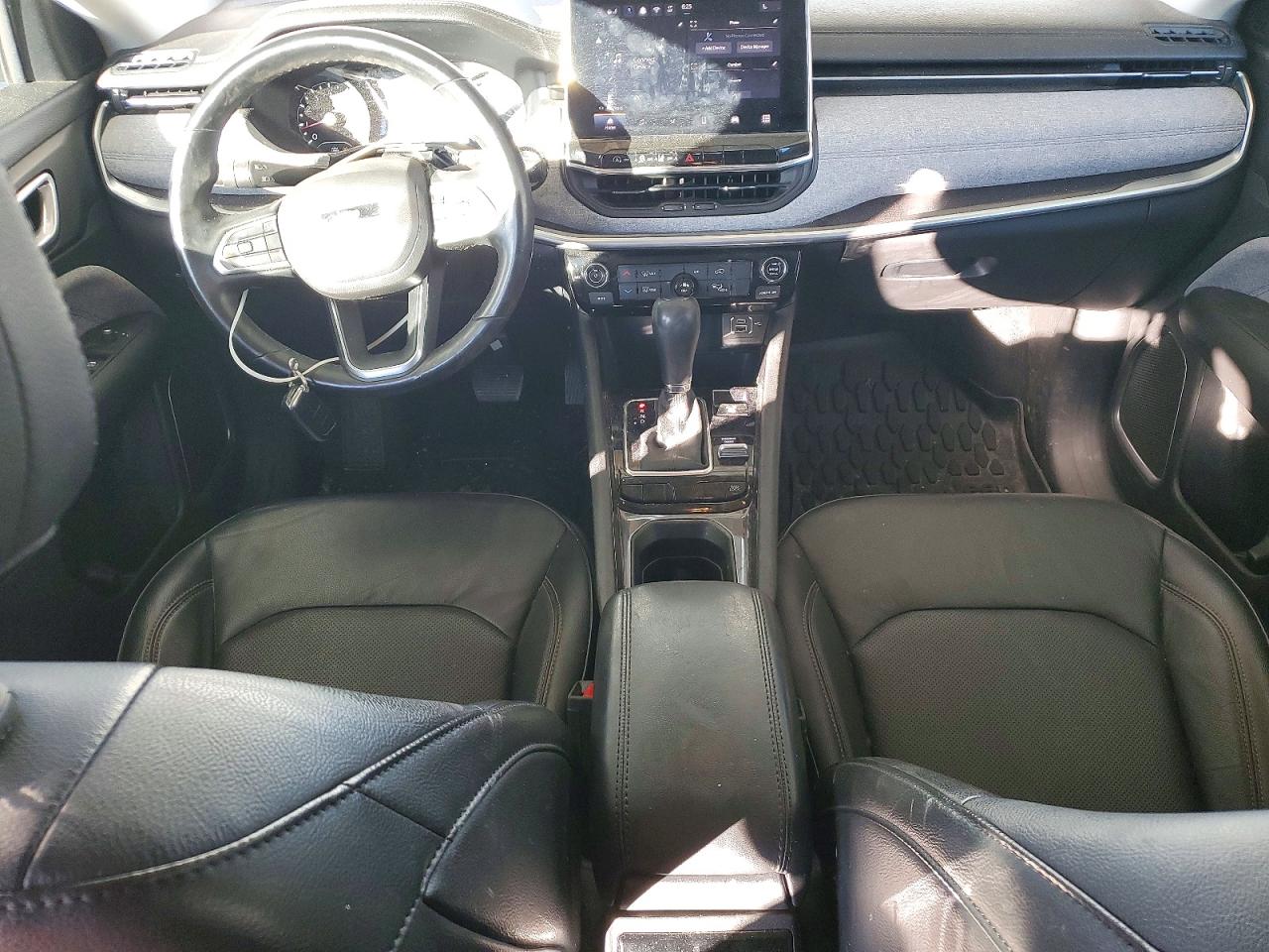 2022 JEEP COMPASS LATITUDE LUX photo 15