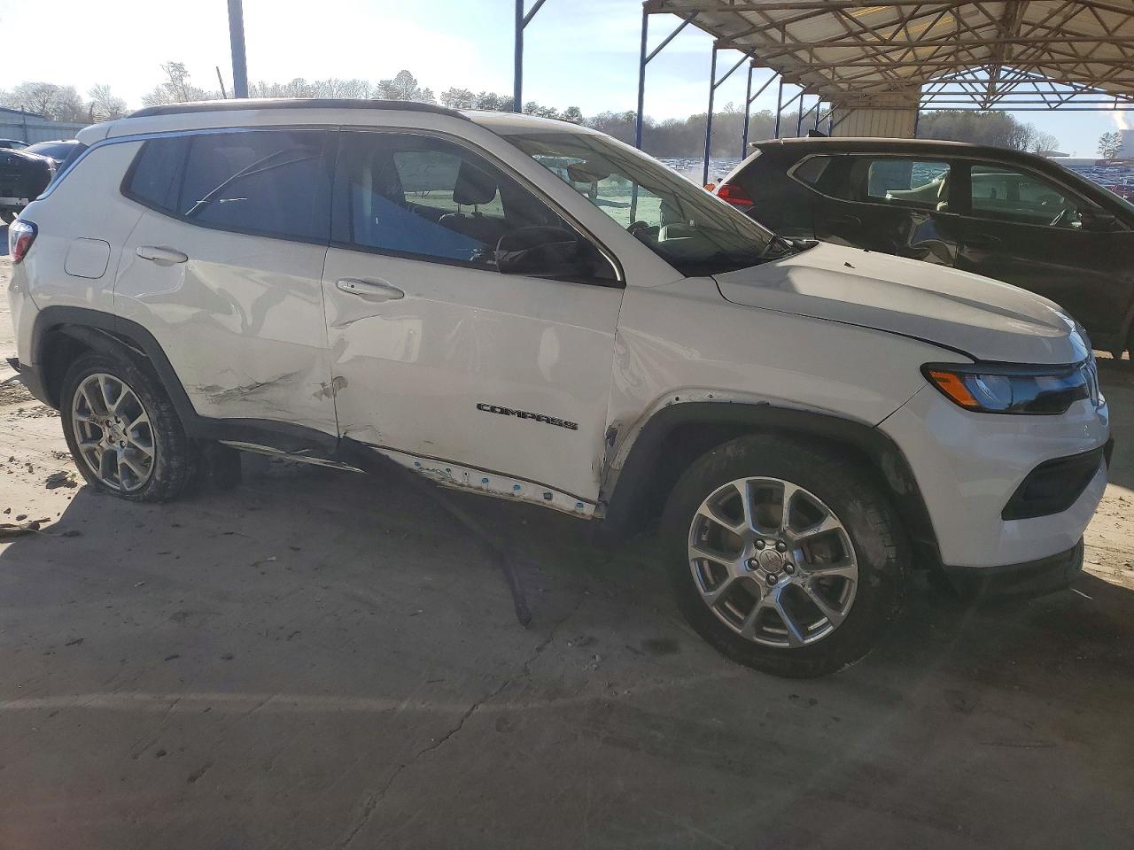 2022 JEEP COMPASS LATITUDE LUX photo 7