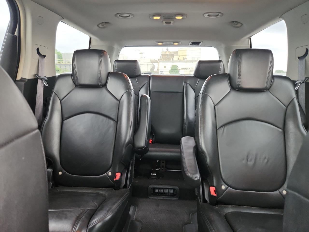 2008 SATURN OUTLOOK XR photo 19