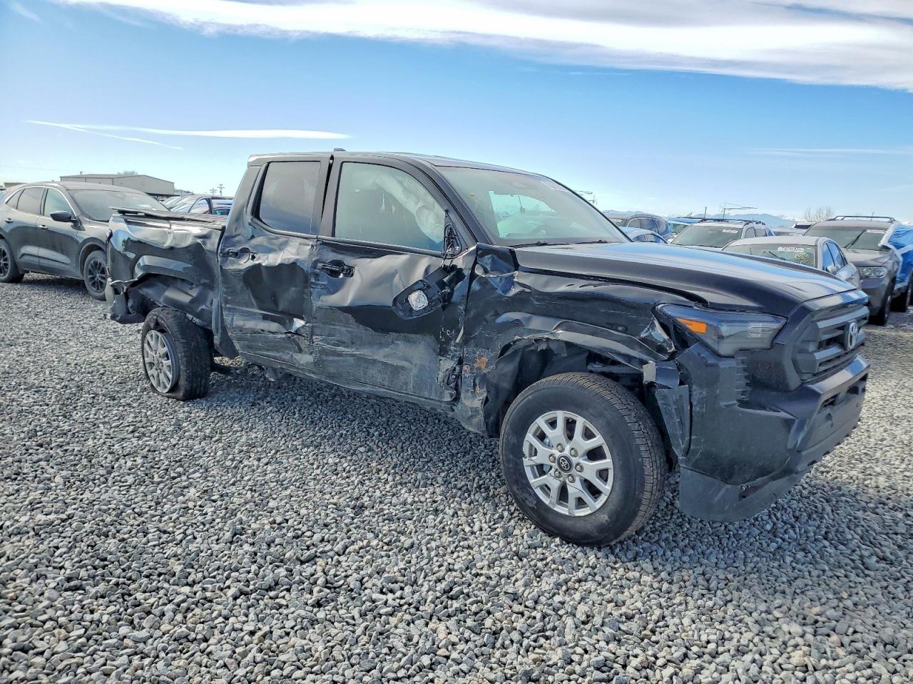 2025 TOYOTA TACOMA DOUBLE CAB photo 4