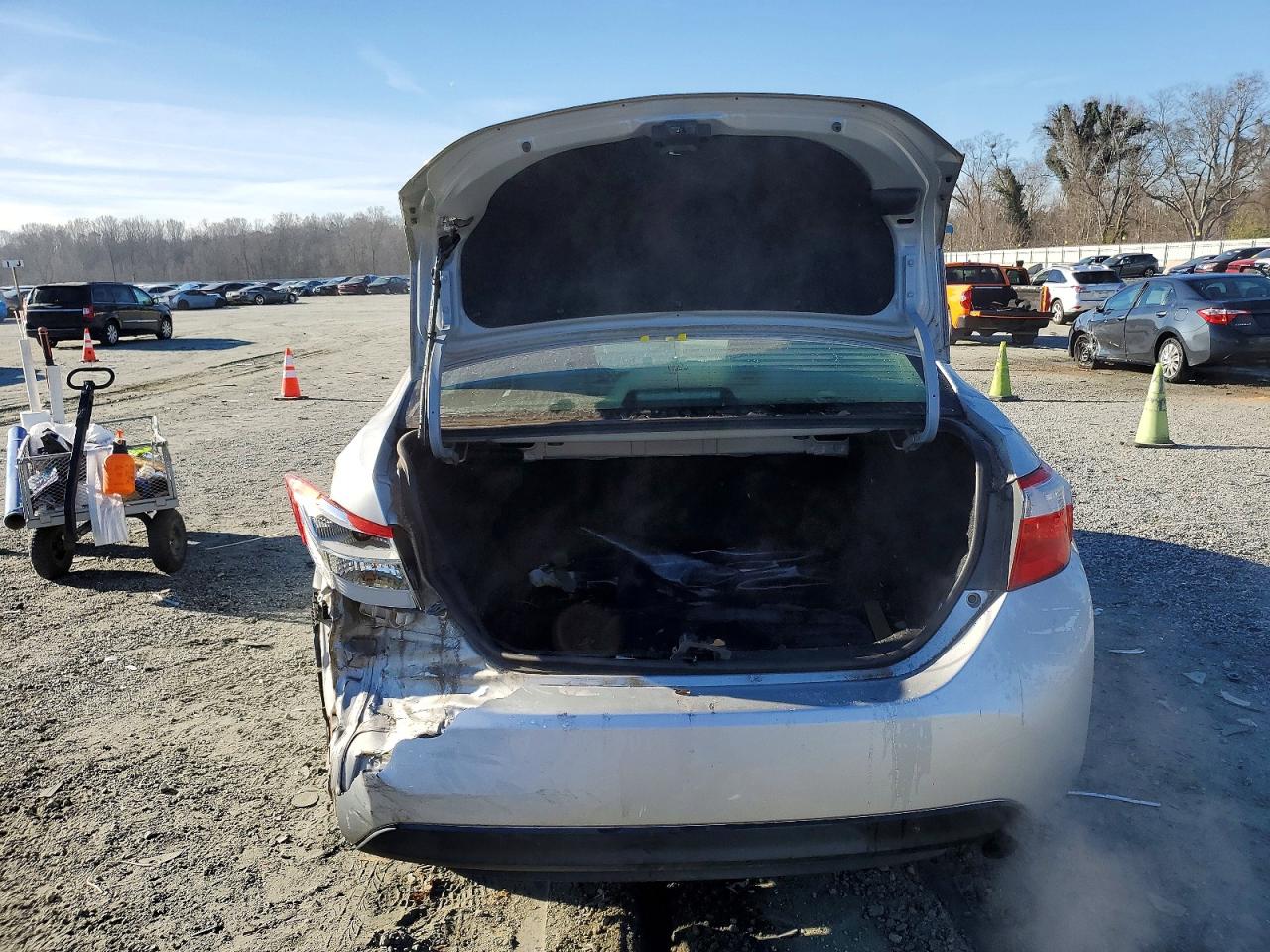 2014 TOYOTA COROLLA L photo 6