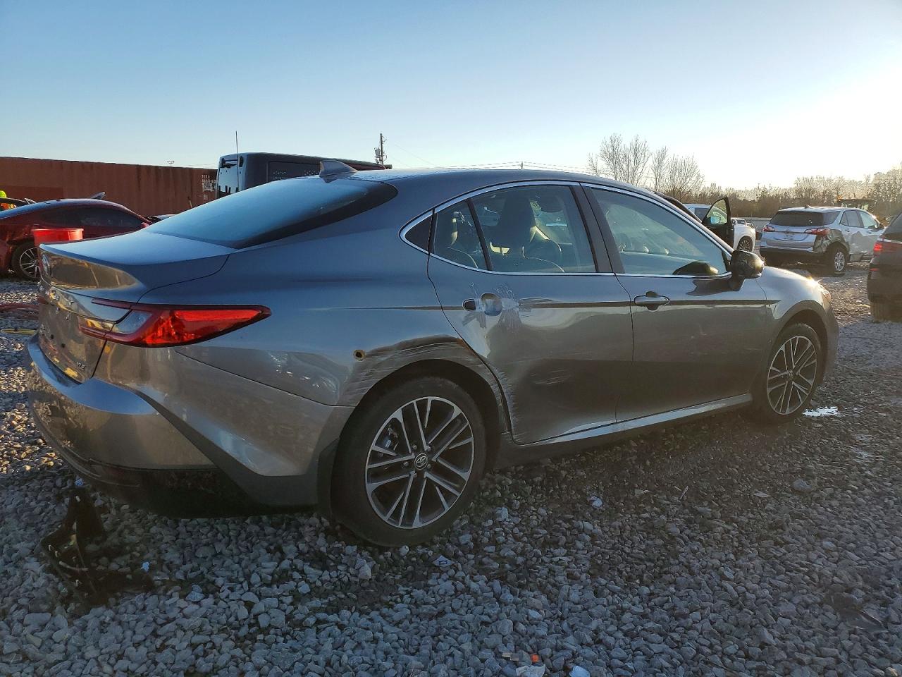 2026 TOYOTA CAMRY XLE photo 5