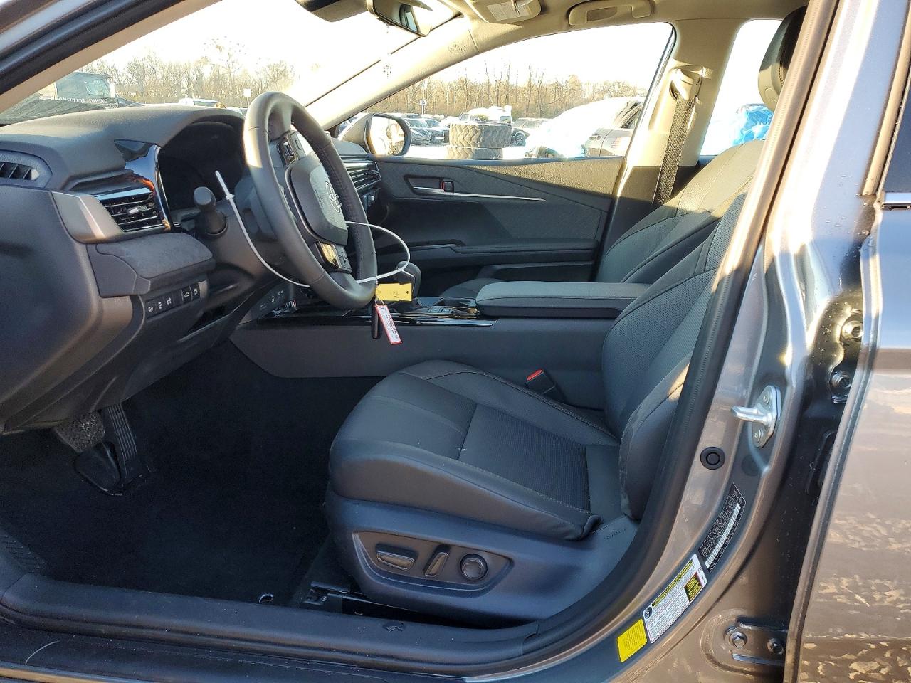 2026 TOYOTA CAMRY XLE photo 13