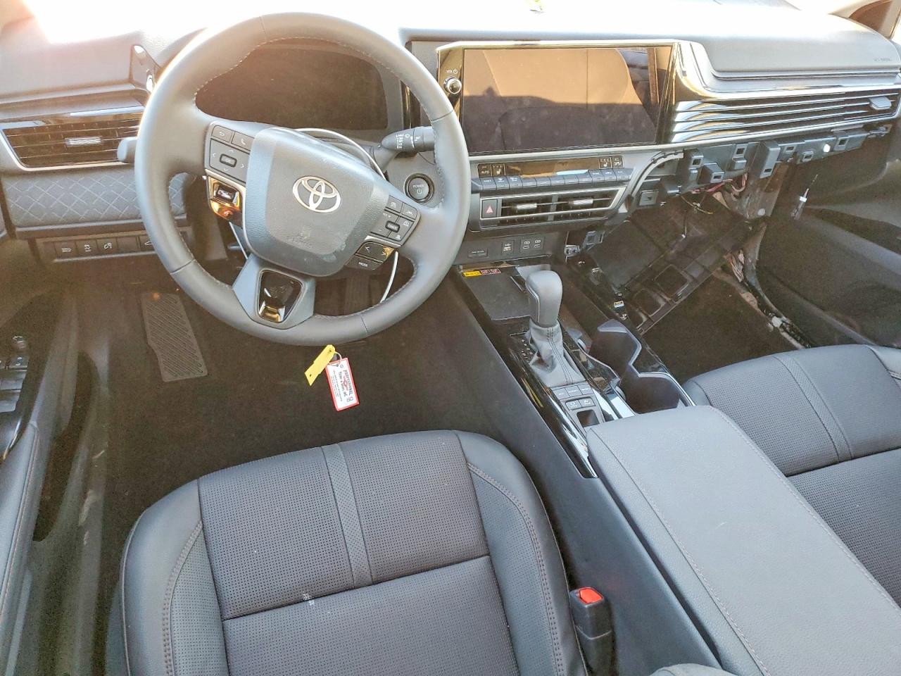 2026 TOYOTA CAMRY XLE photo 15