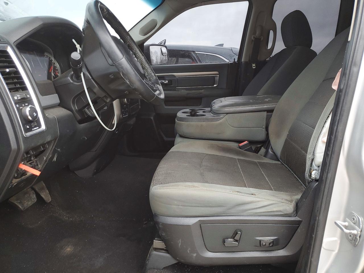 2014 RAM 1500 SLT photo 19